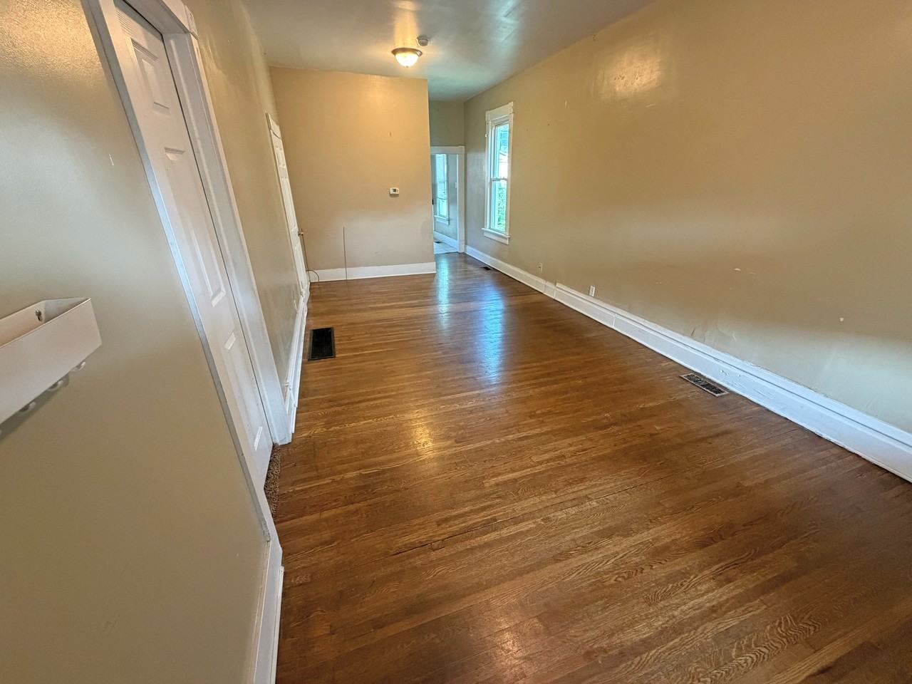 1490 Indianola Ave #1 - Photo 4 of 20