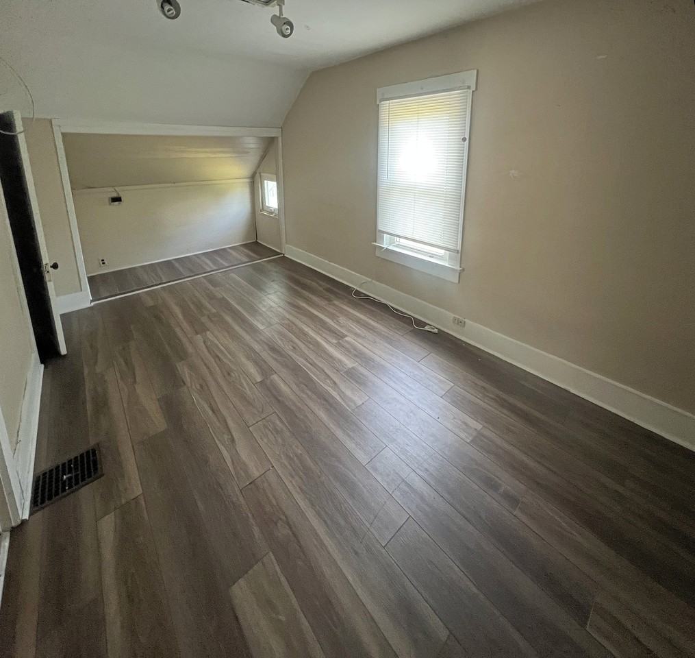 1885 Westbrook Rd #1 - Photo 4 of 9