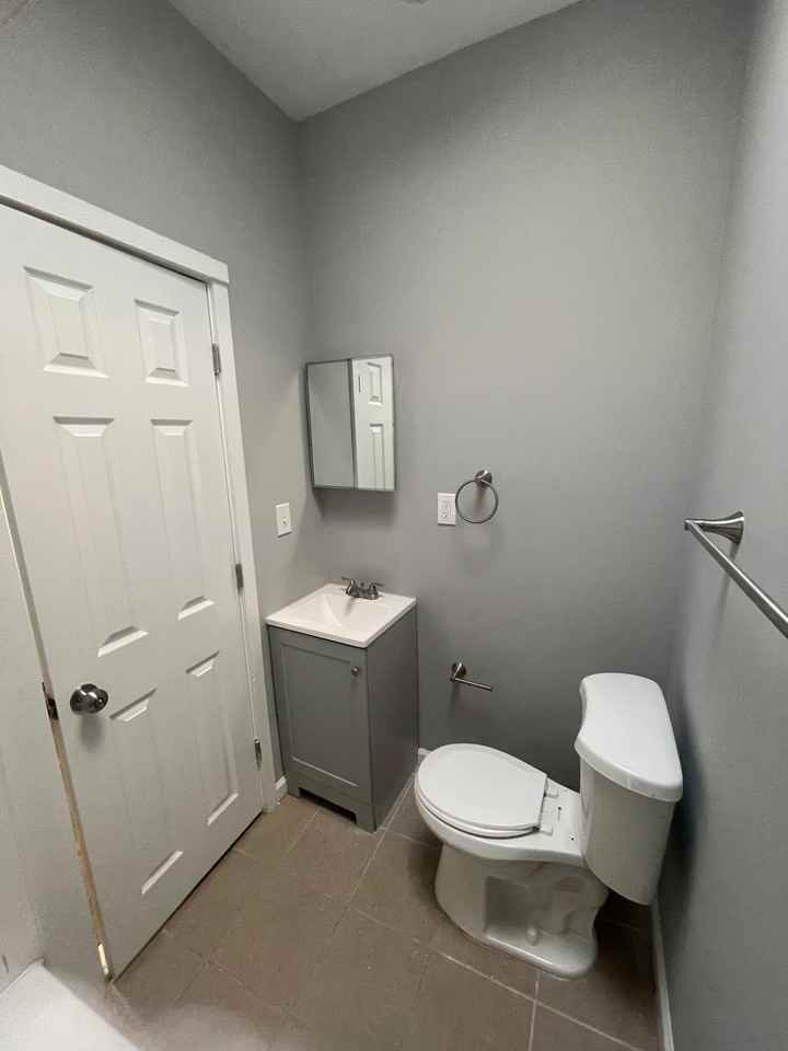 2206 Bryant Ave - Photo 3 of 7