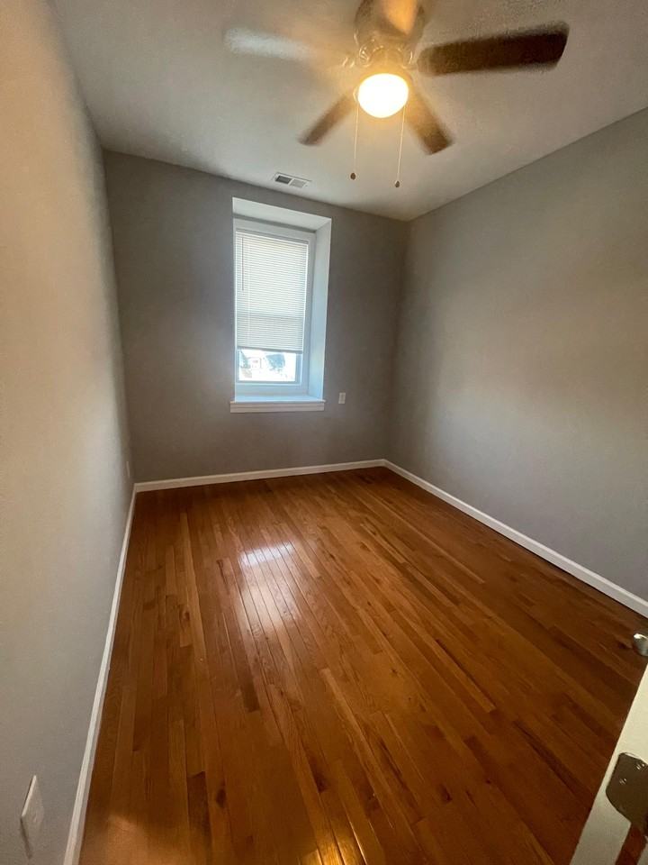 2206 Bryant Ave - Photo 5 of 7