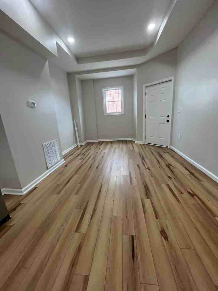 229 N Curley St - Photo 6 of 12
