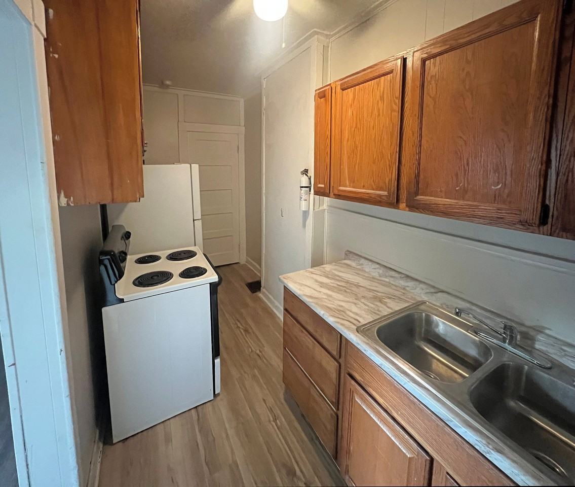 1010 Lorain Ave #1 - Photo 3 of 27