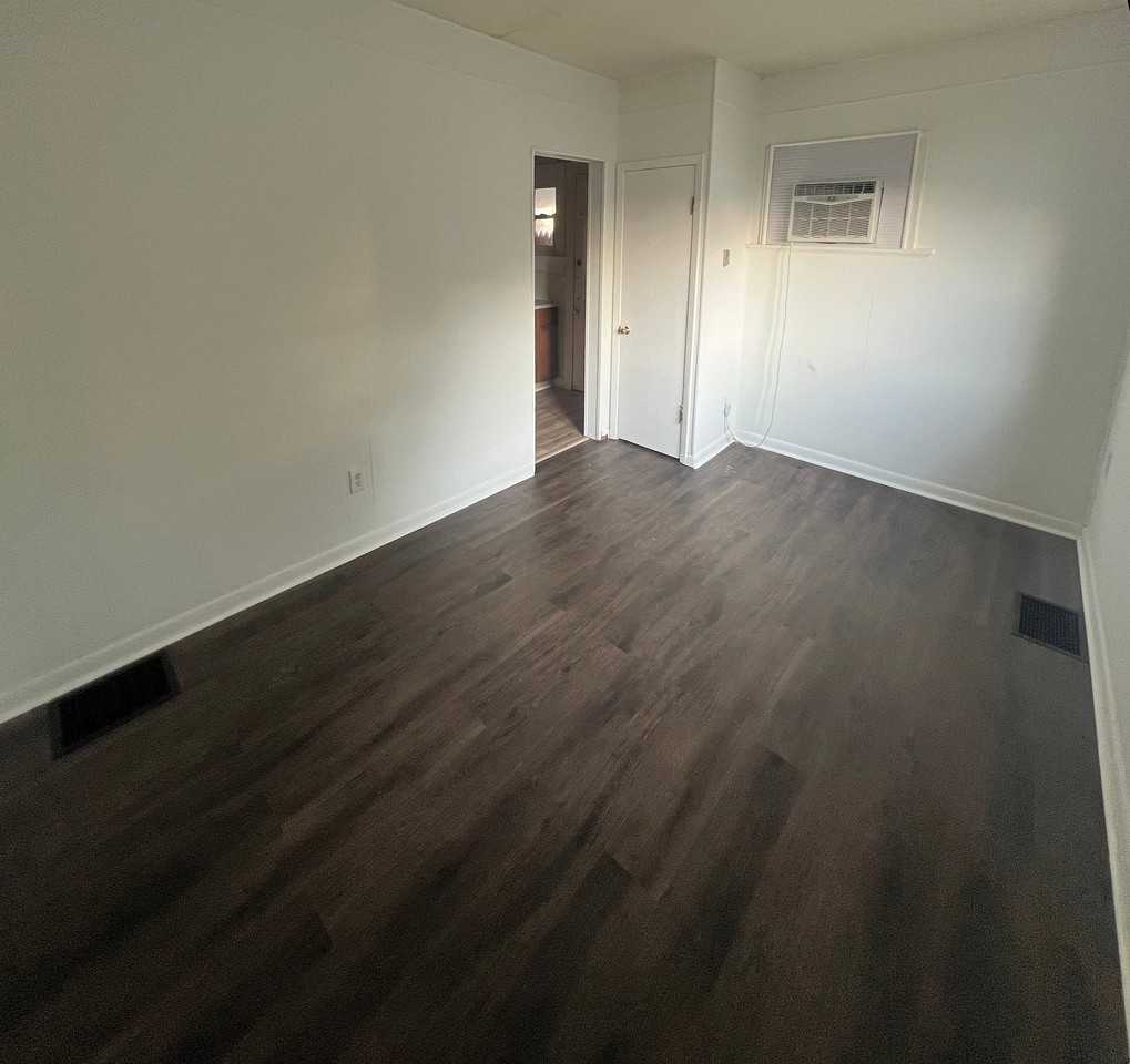 1010 Lorain Ave #1 - Photo 4 of 27