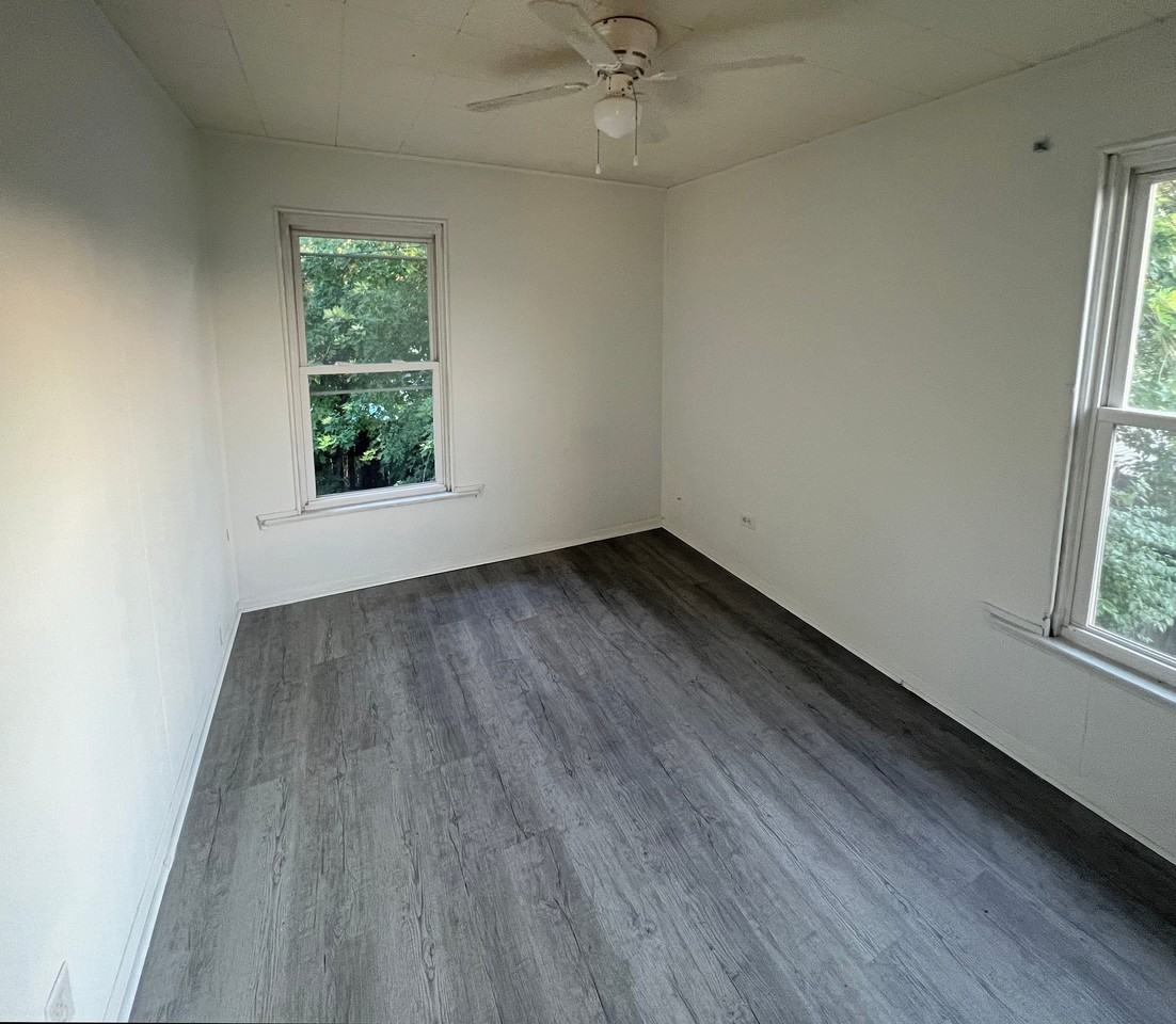 1010 Lorain Ave #1 - Photo 5 of 27