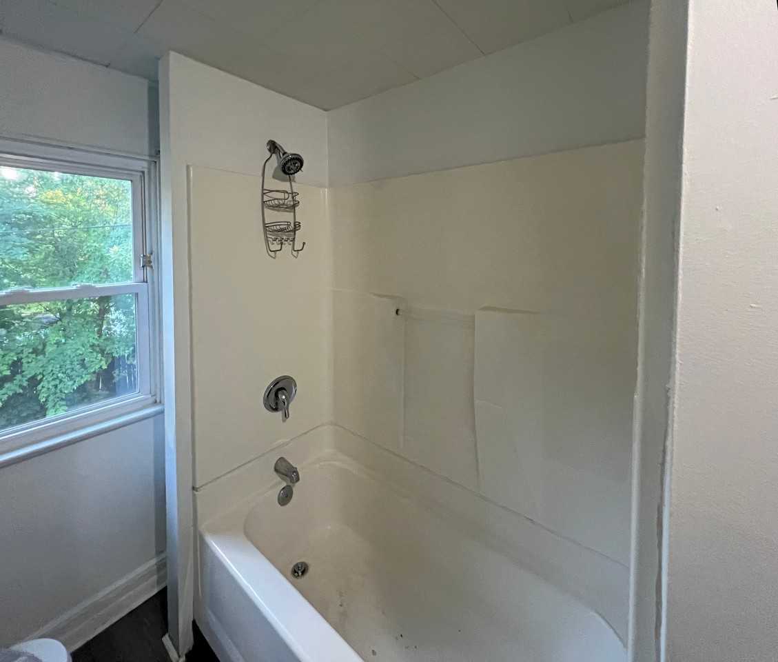 1010 Lorain Ave #1 - Photo 6 of 27