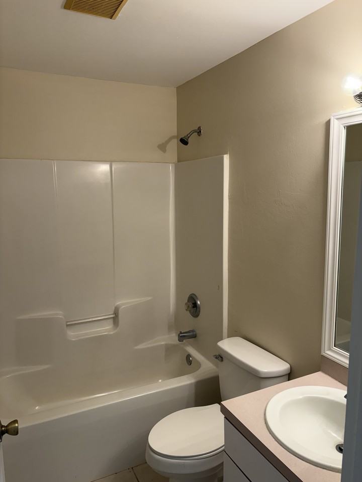 4521 22nd St Sw #4521 - Photo 2 of 11