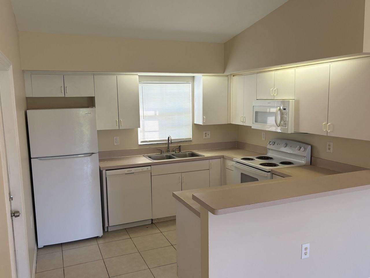 4521 22nd St Sw #4521 - Photo 3 of 11
