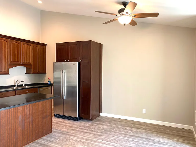 615 S Prospect Ave #201 - Photo 4 of 16