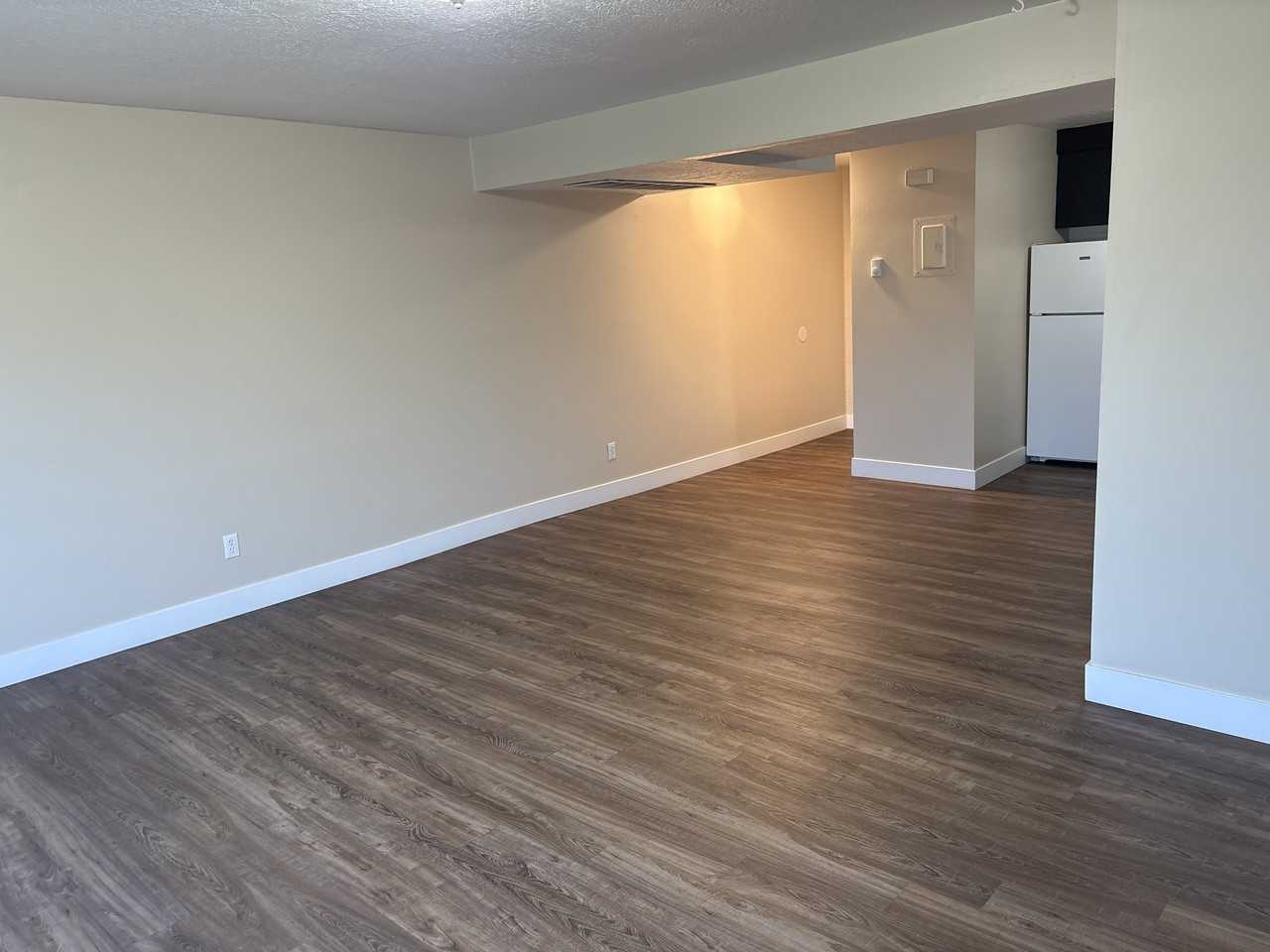 750 Es, #766 - Photo 6 of 14