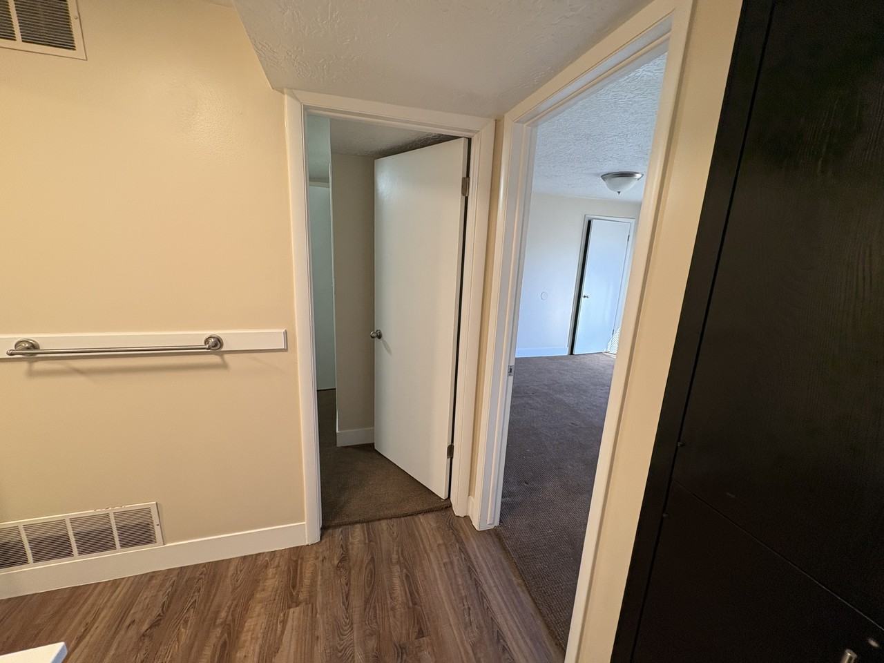 750 Es, #766 - Photo 7 of 14