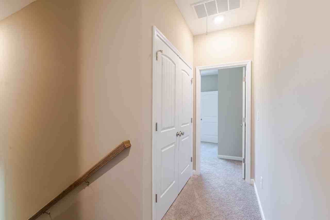 353 Bordeaux Dr - Photo 5 of 7