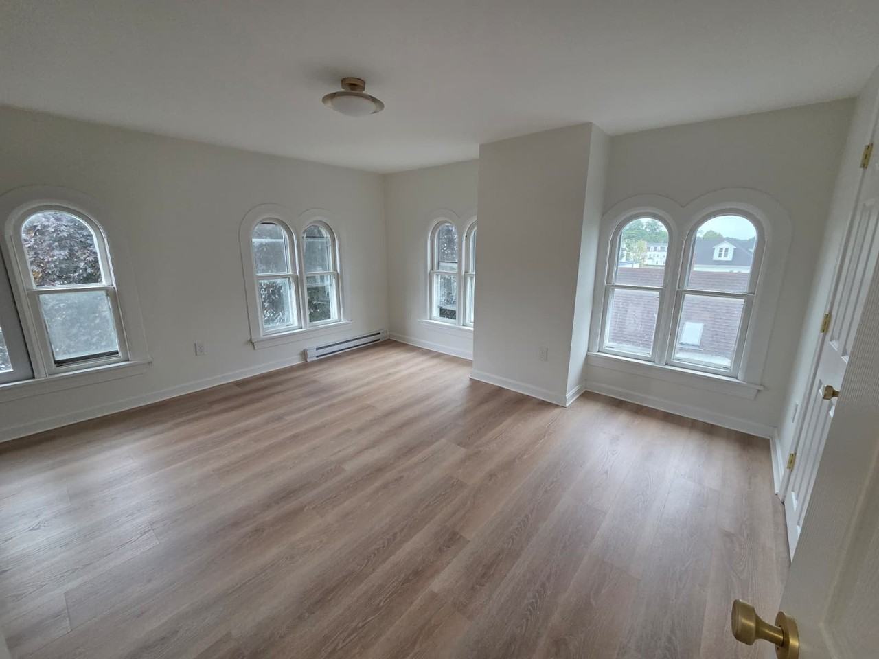 207 Cohannet St #3L - Photo 6 of 9