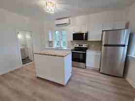 207 Cohannet St #3R - Photo 1 of 1