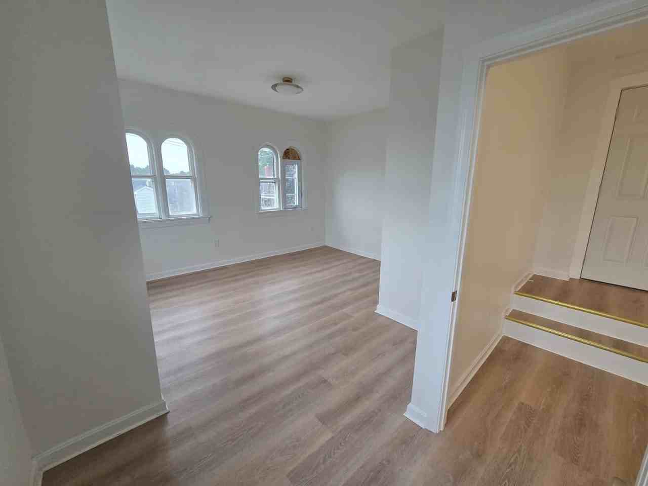 207 Cohannet St #3R - Photo 5 of 7