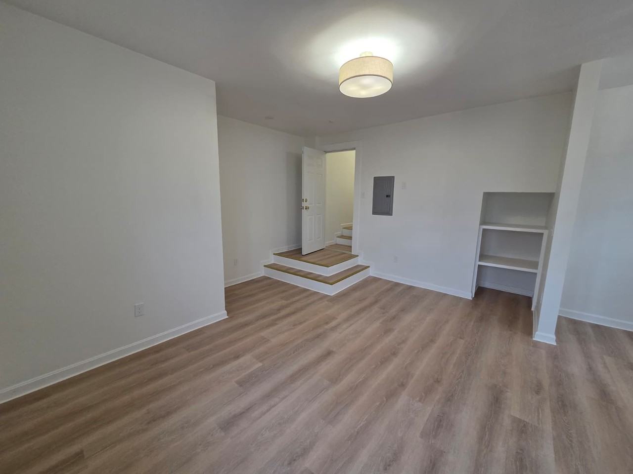 207 Cohannet St #3R - Photo 6 of 7