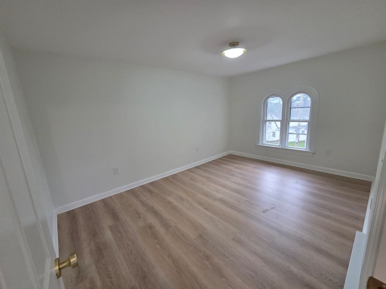 207 Cohannet St #3R - Photo 7 of 7