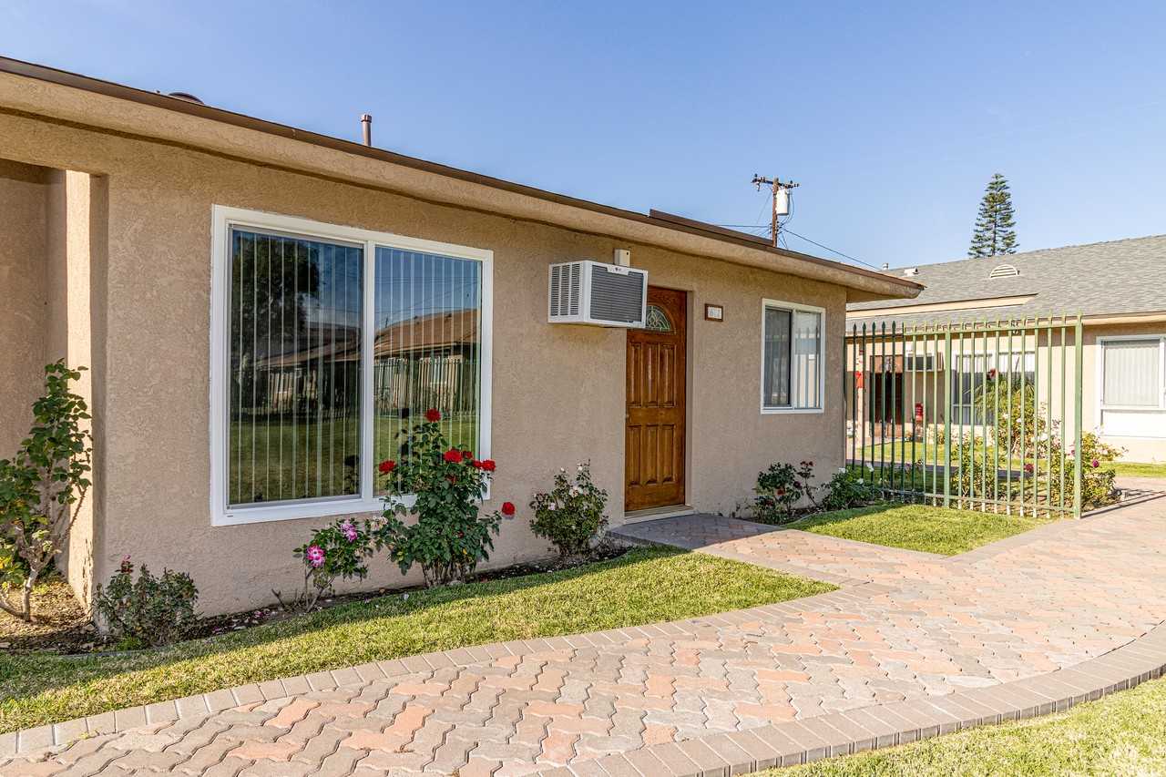 4040 Badillo Cir #61 - Photo 3 of 18