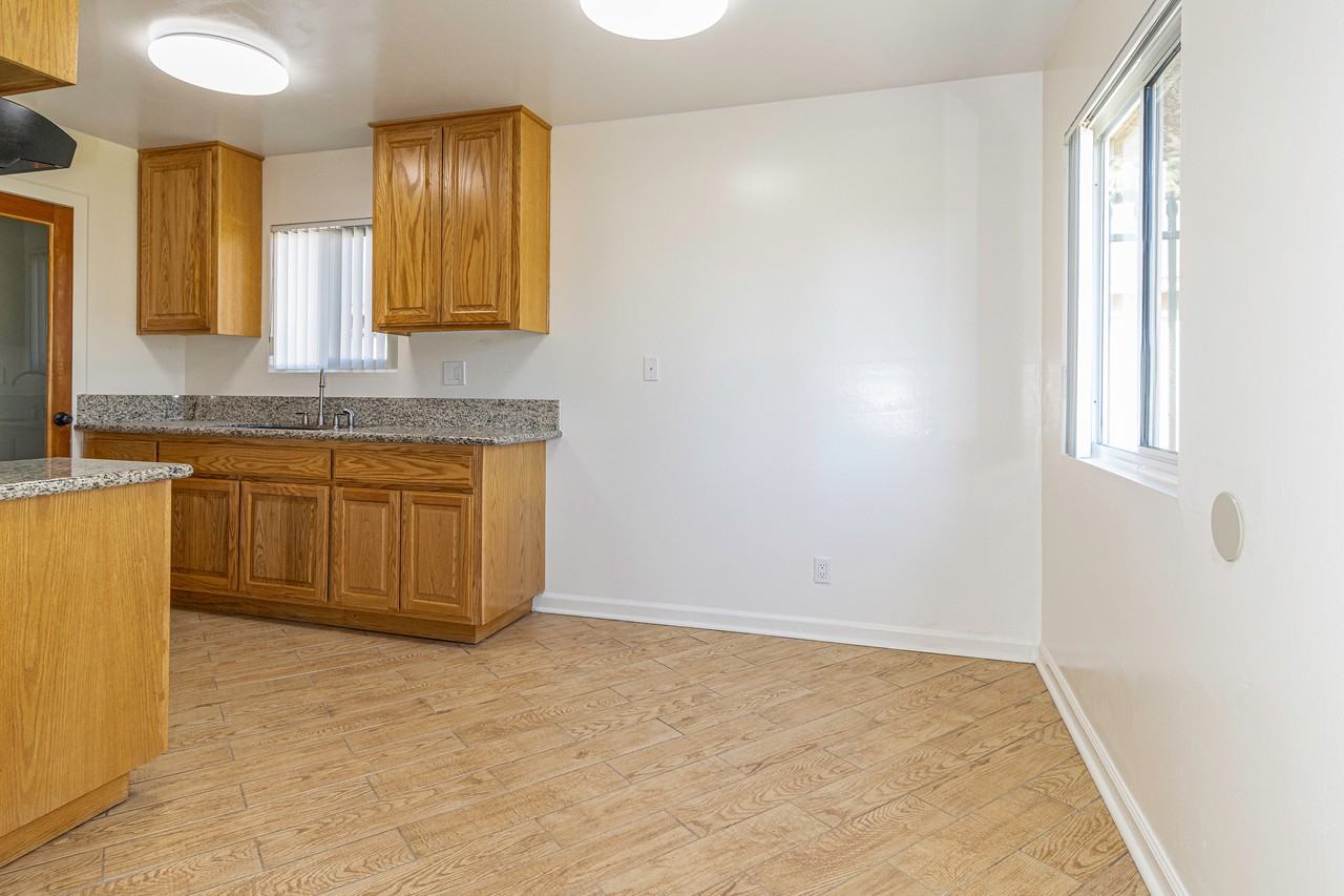 4040 Badillo Cir #61 - Photo 6 of 18