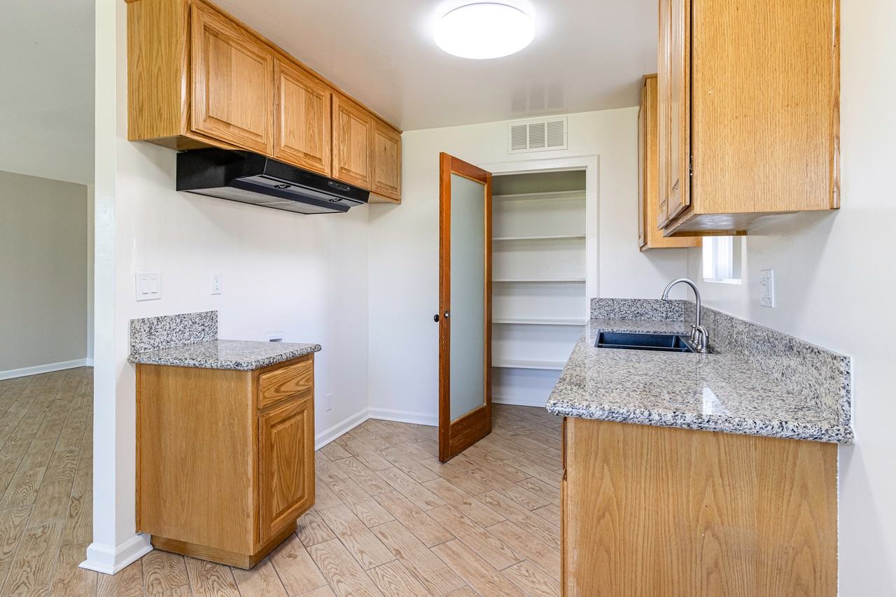 4040 Badillo Cir #61 - Photo 7 of 18