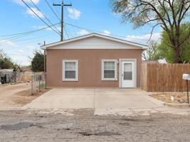featured image of 509 E 12th St