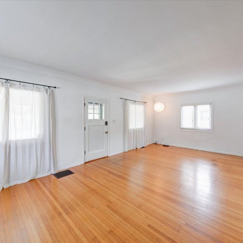 6112 Primrose Ave - Photo 5 of 33