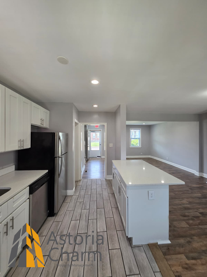1015 Lyndhurst St - Photo 2 of 43