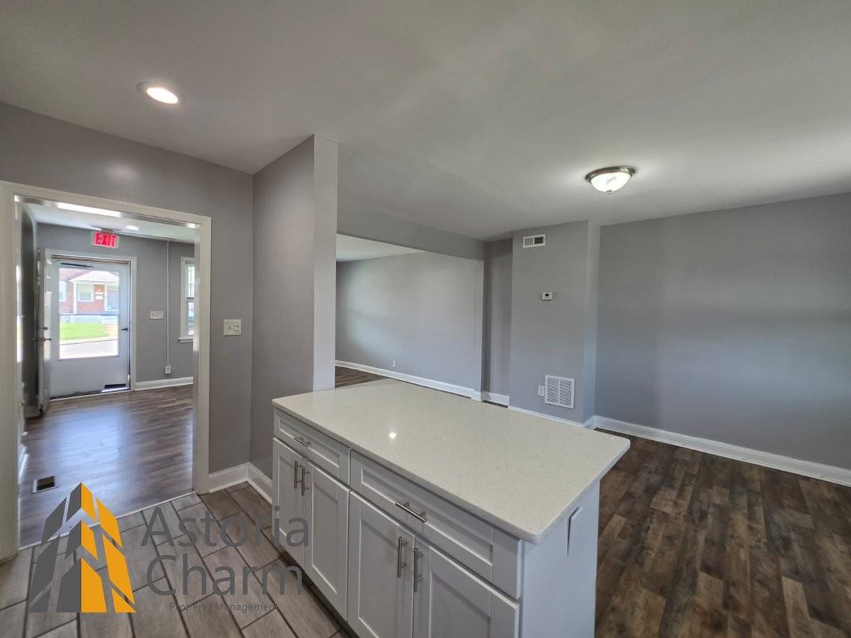 1015 Lyndhurst St - Photo 6 of 43