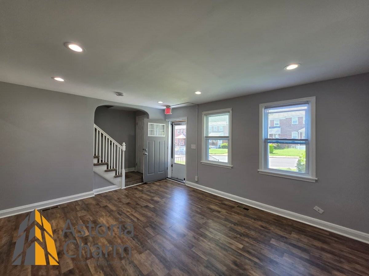 1015 Lyndhurst St - Photo 7 of 43