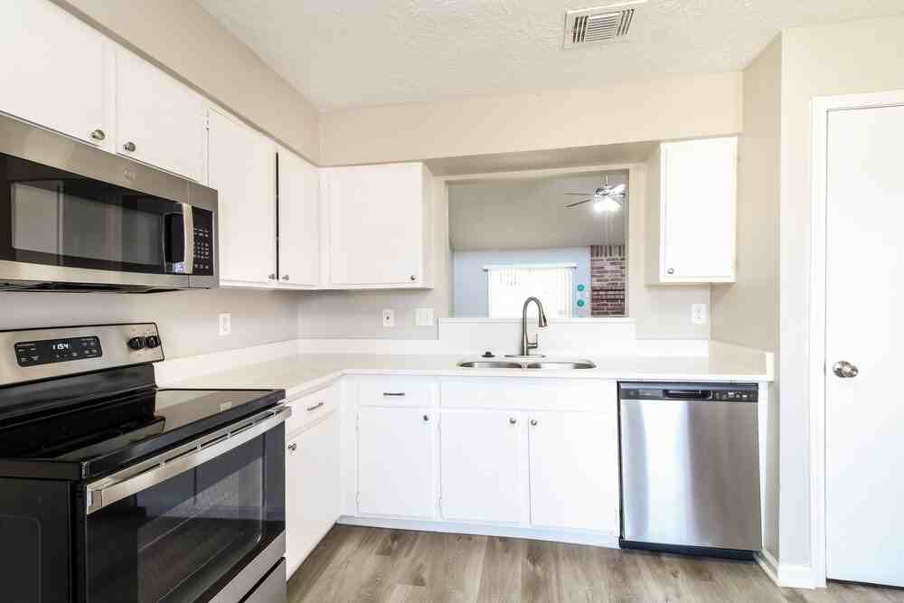 6210 Roseridge Ln - Photo 6 of 16
