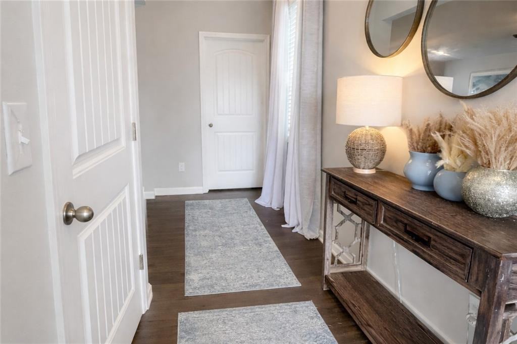 182 Woodhouse Cir - Photo 3 of 26