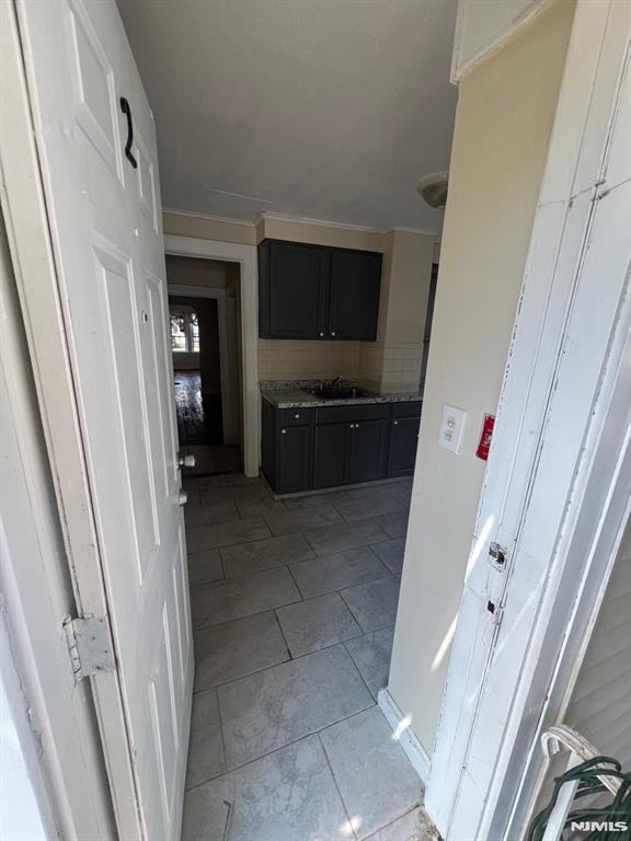 121 Washington Ave - Photo 2 of 8