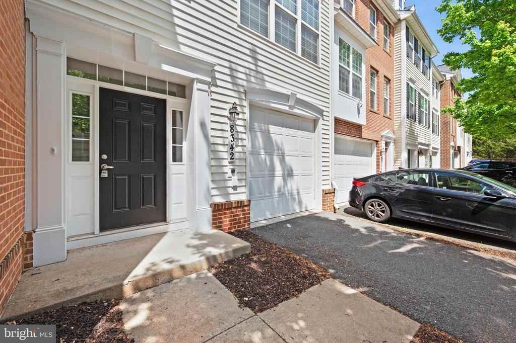 8342 Broderick Cir - Photo 4 of 35