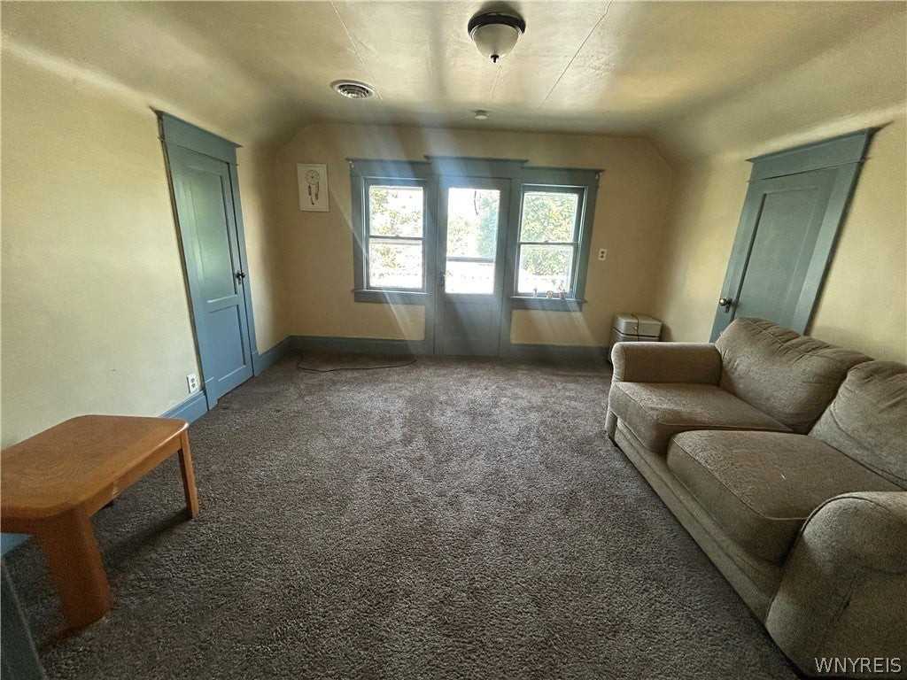 142 Roesch Ave - Photo 7 of 13