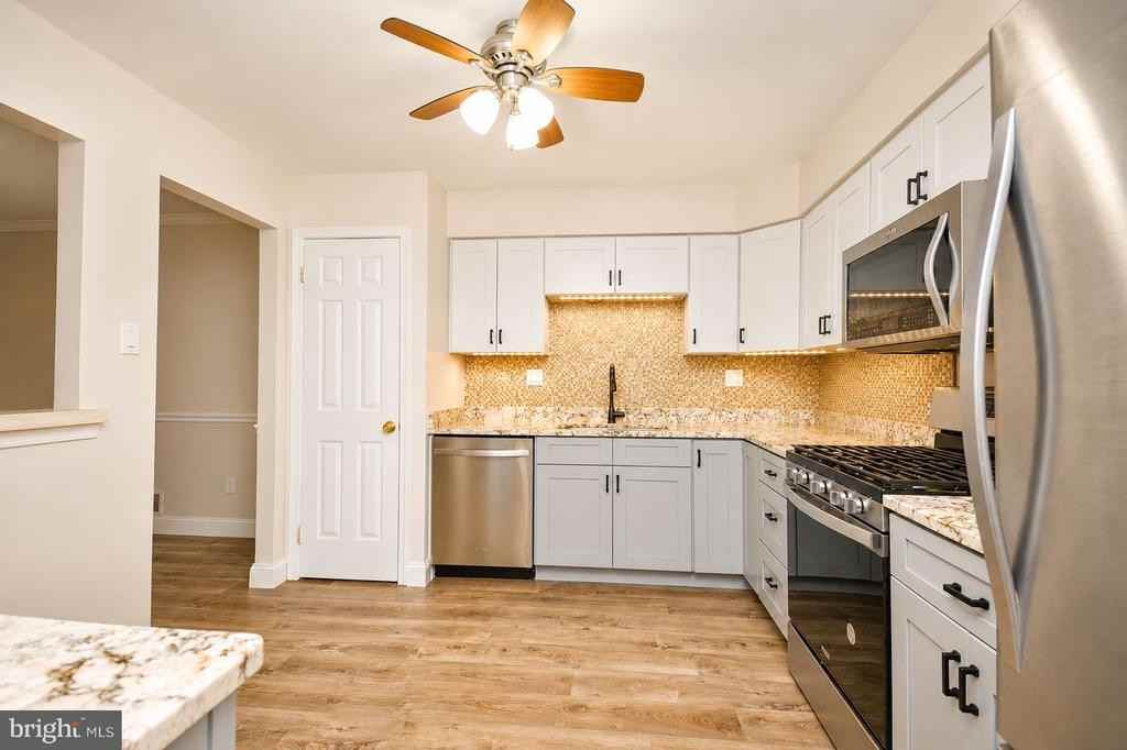 72 Hillcroft Way - Photo 3 of 41