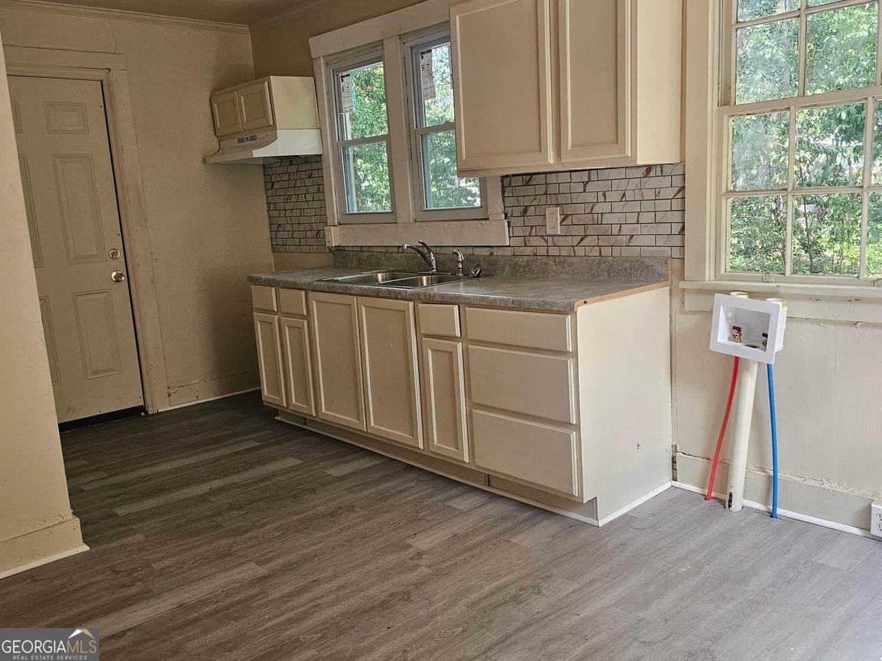 3696 Flamingo Dr - Photo 3 of 6