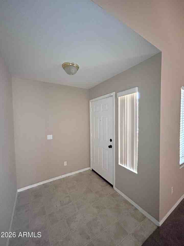 3174 W Carlos Ln - Photo 4 of 25