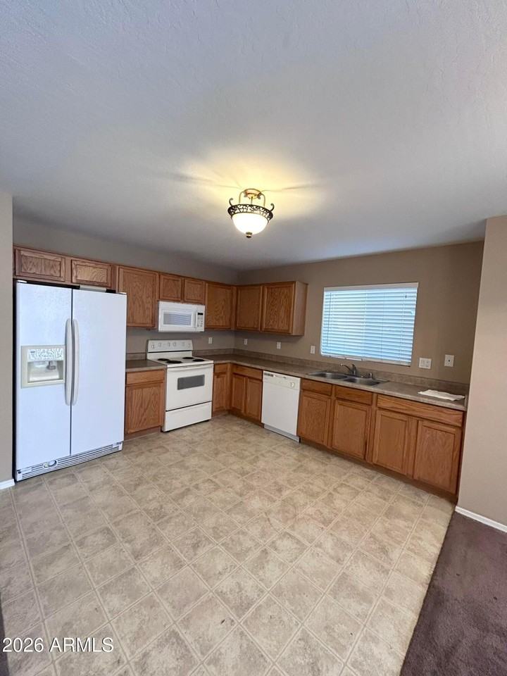 3174 W Carlos Ln - Photo 7 of 25