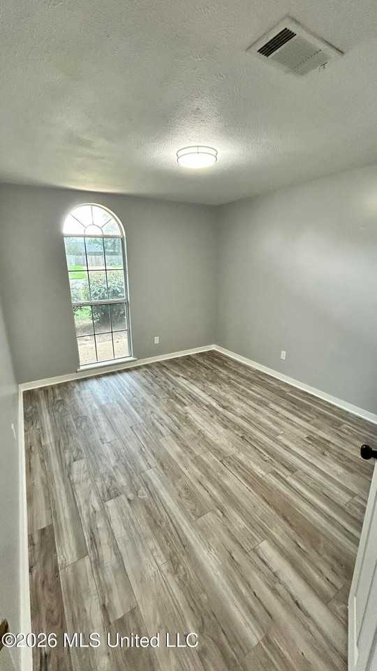 9927 Crooked Creek Cir - Photo 7 of 17