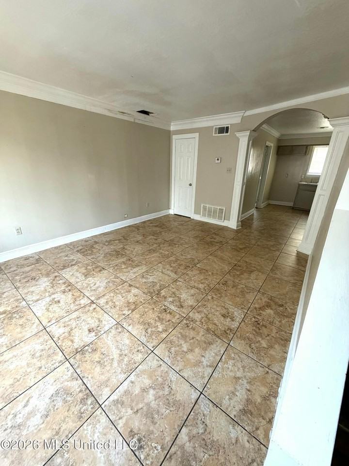 1701 18th Ave - Photo 3 of 9