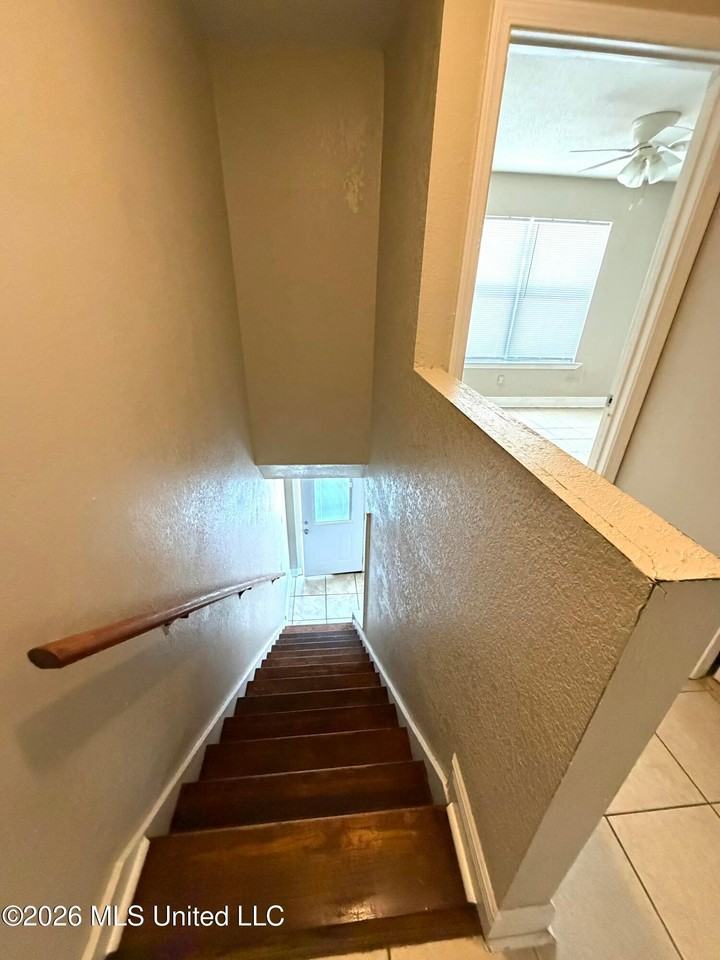 1705 18th Ave - Photo 6 of 11