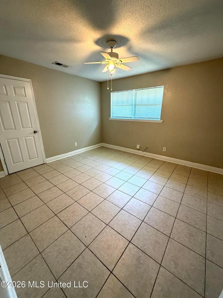 1705 18th Ave - Photo 7 of 11