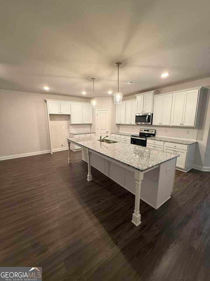 2576 Mills Commons Dr - Photo 2 of 25