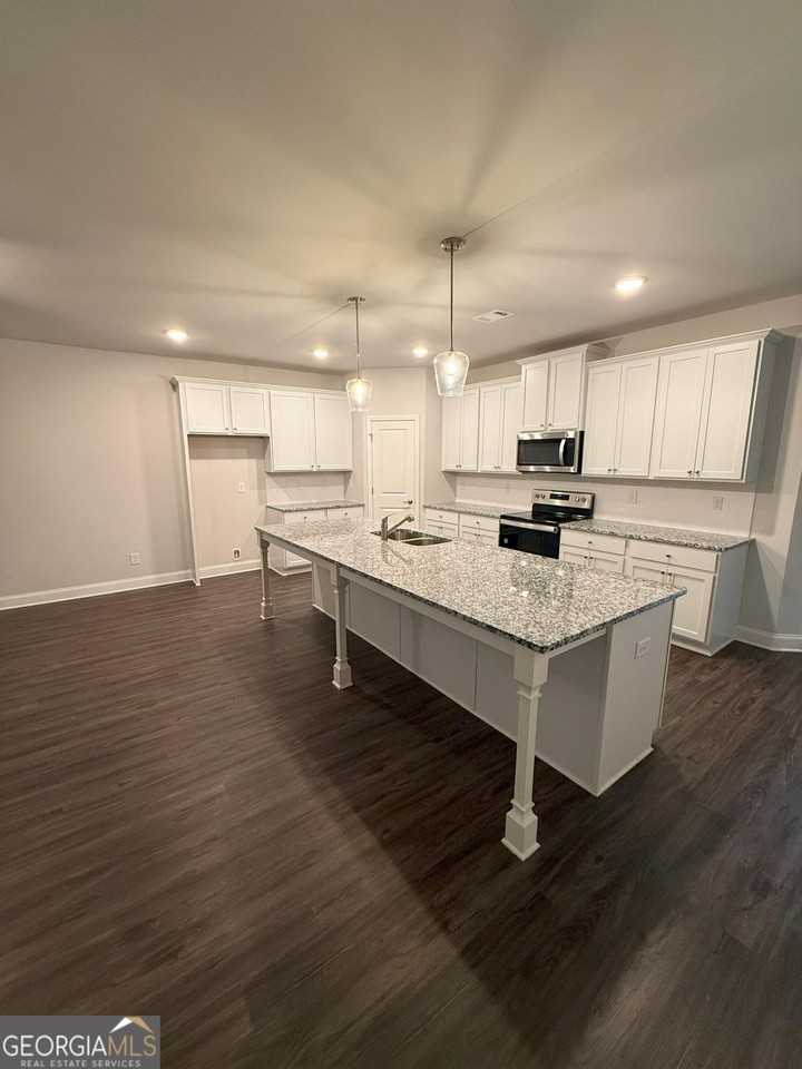 2576 Mills Commons Dr - Photo 7 of 25