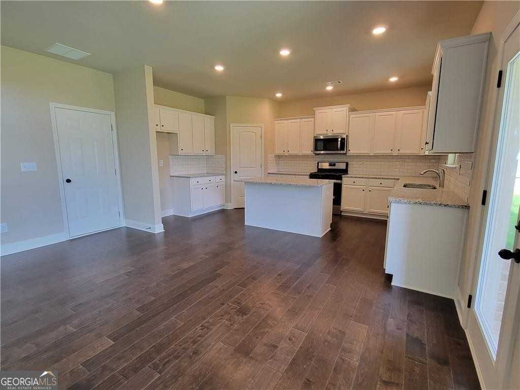 3305 Linstead Ct - Photo 5 of 25