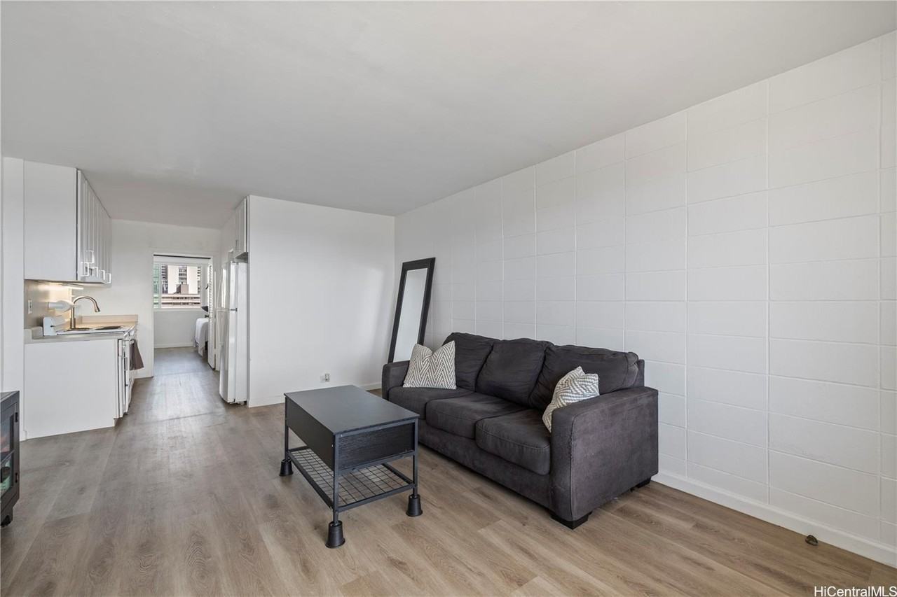 1710 Makiki St #1005 - Photo 5 of 21