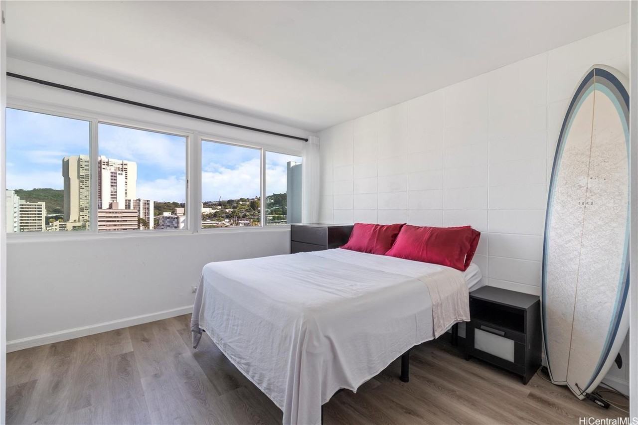 1710 Makiki St #1005 - Photo 7 of 21