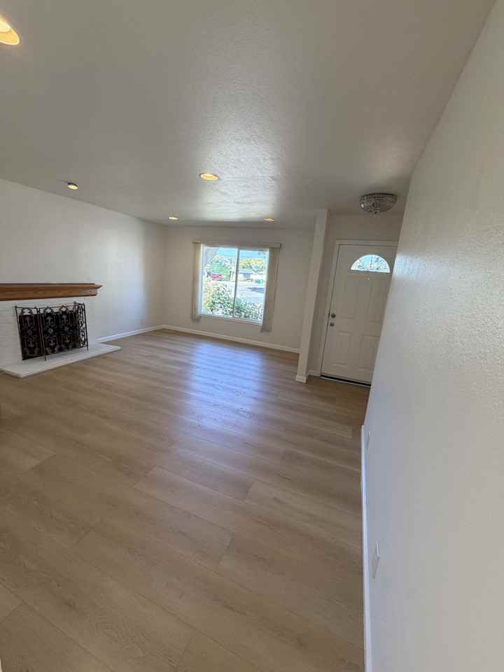 2000 Santa Cruz Ave #MAIN - Photo 5 of 12