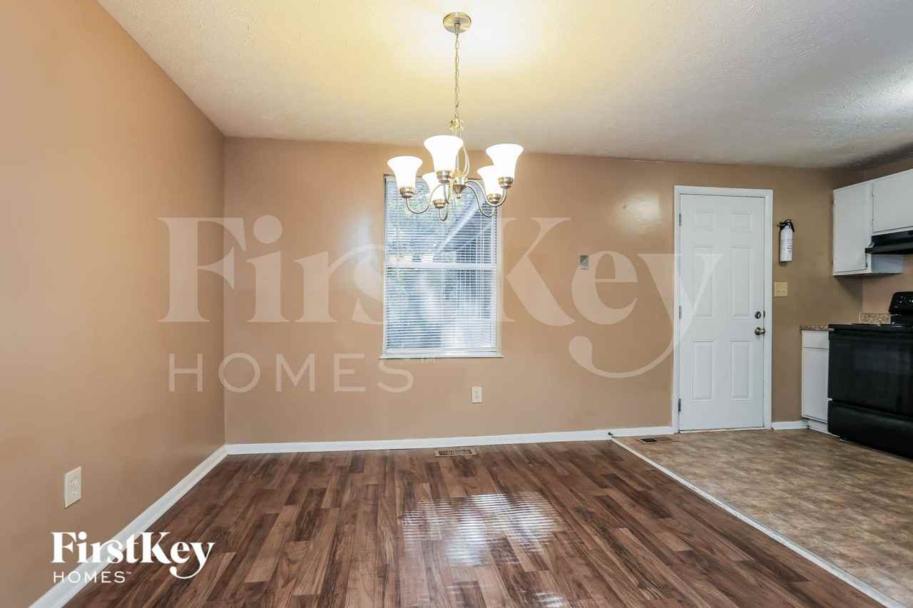 7624 Becker Ct - Photo 4 of 10
