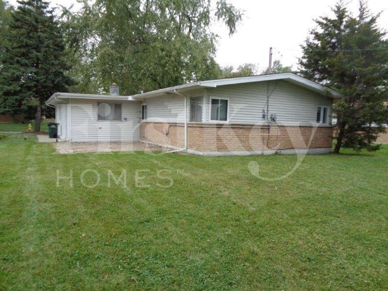 307 Windsor St - Photo 2 of 16