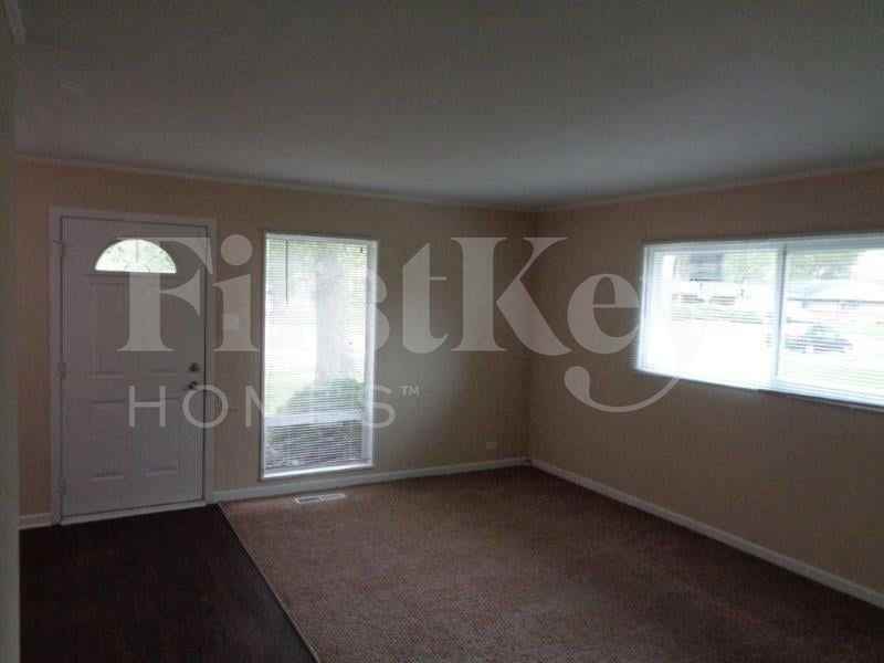 307 Windsor St - Photo 3 of 16